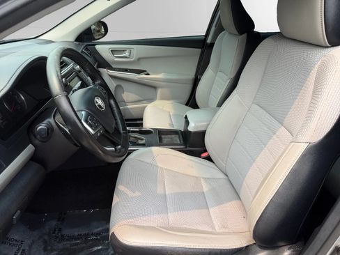 Used 2016 Toyota Camry SE FWD image 11