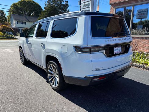 Used 2022 Jeep Grand Wagoneer Series II w/ Convenience Group III image 4