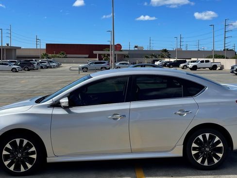 Used 2019 Nissan Sentra SR FWD image 2