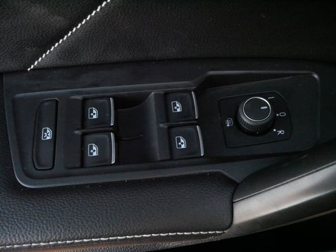 Used 2022 Volkswagen Tiguan SE image 19