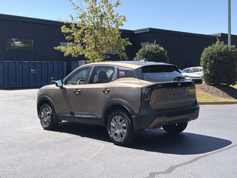 Used 2025 Nissan Kicks S FWD image 12