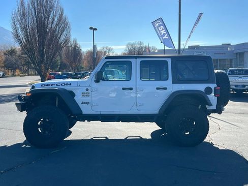Used 2021 Jeep Wrangler Unlimited Rubicon w/ LED Lighting Group AWD/4WD image 12