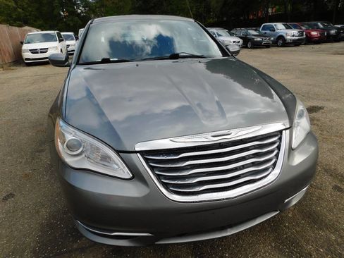 Used 2013 Chrysler 200 Touring image 2