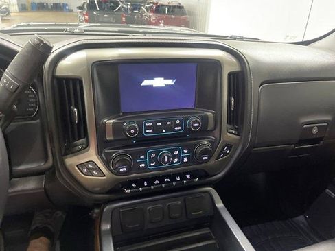 Used 2018 Chevrolet Silverado 2500 High Country w/ Duramax Plus Package AWD/4WD image 21