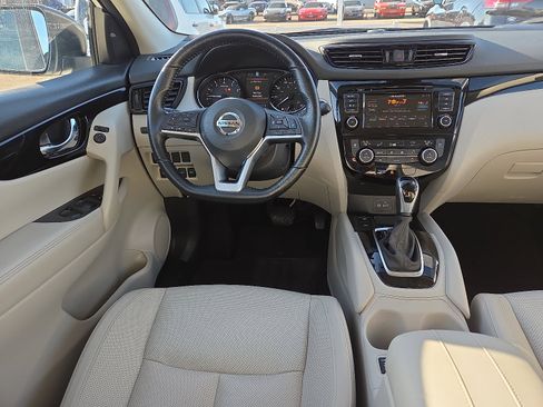 Used 2022 Nissan Rogue Sport SL image 11