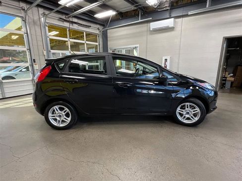 Used 2019 Ford Fiesta SE FWD image 6