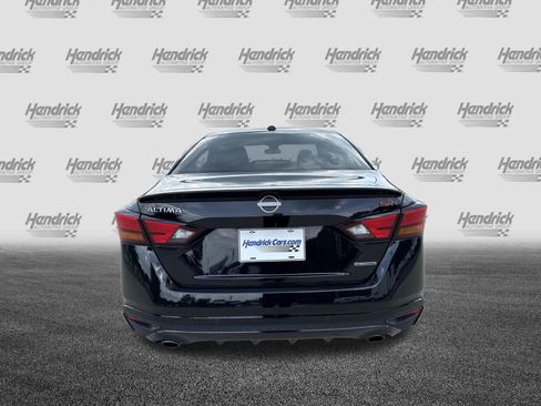 Used 2024 Nissan Altima 2.0 SR FWD image 9