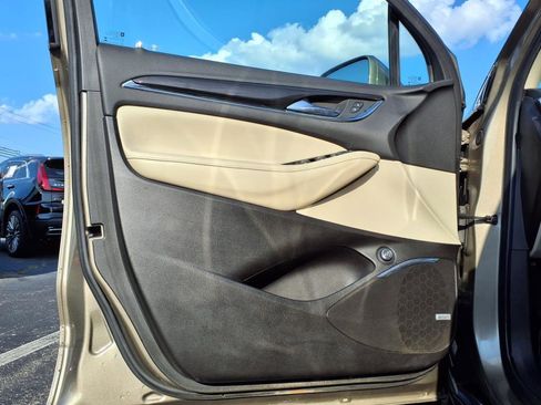 Used 2020 Buick Enclave Essence w/ Sound and Sites Package image 19