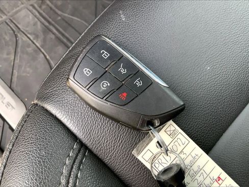 Used 2023 Chevrolet Tahoe Z71 w/ Luxury Package image 14