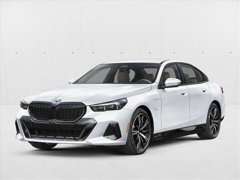 New 2027 BMW 550e xDrive AWD/4WD image 1