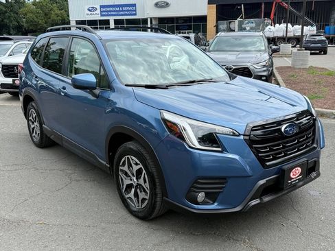 Used 2023 Subaru Forester Premium AWD/4WD image 4