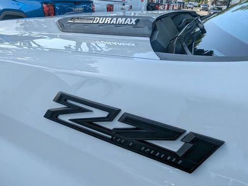 Used 2022 Chevrolet Silverado 2500 LTZ w/ LTZ Plus Package AWD/4WD image 9