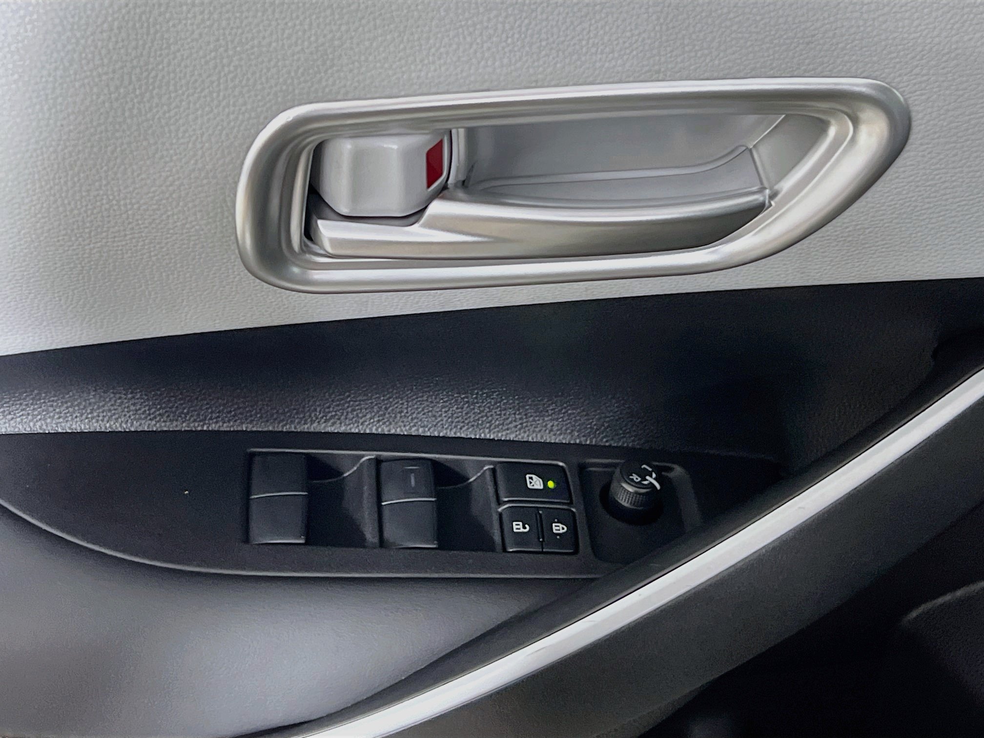 Used 2025 Toyota Corolla FX w/ Convenience Package FWD image 17