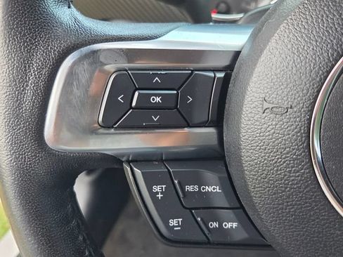 Used 2017 Ford Mustang Coupe RWD image 27