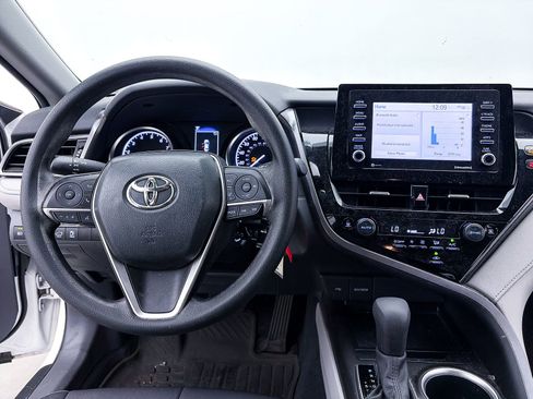 Used 2023 Toyota Camry LE image 3