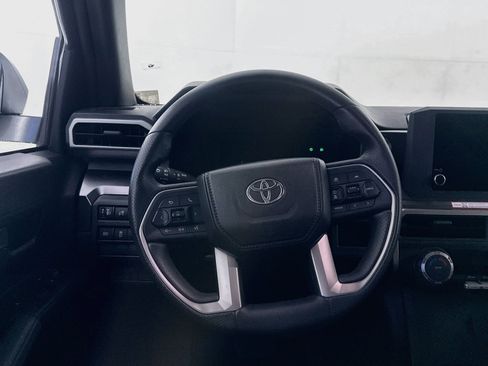 Used 2026 Toyota 4Runner SR5 AWD/4WD image 18