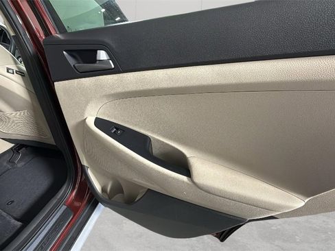 Used 2017 Hyundai Tucson SE image 31