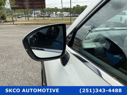 Used 2023 Nissan Pathfinder SL w/ SL Premium Package image 10