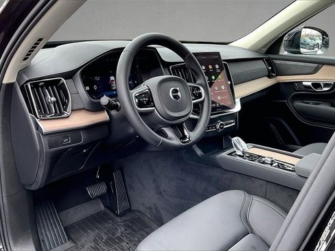 Certified 2026 Volvo XC90 B6 Plus w/ Protection Package Premier image 17