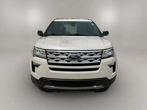 Used 2019 Ford Explorer XLT w/ Equipment Group 202A FWD image 2