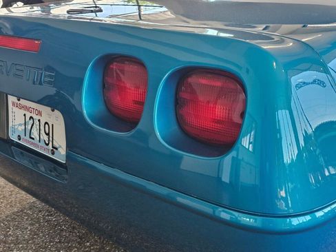 Used 1992 Chevrolet Corvette Convertible RWD image 15