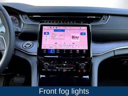 Used 2024 Jeep Grand Cherokee Limited image 12