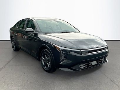 New 2025 Kia K4 LXS