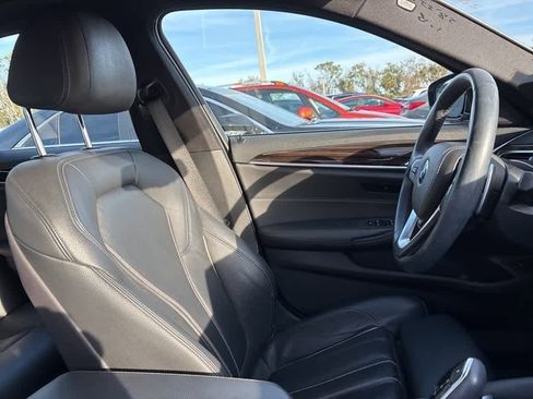 Used 2018 BMW 530i w/ Premium Package image 8