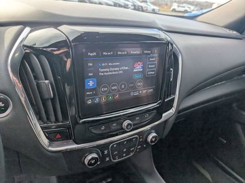 Used 2023 Chevrolet Traverse RS image 20