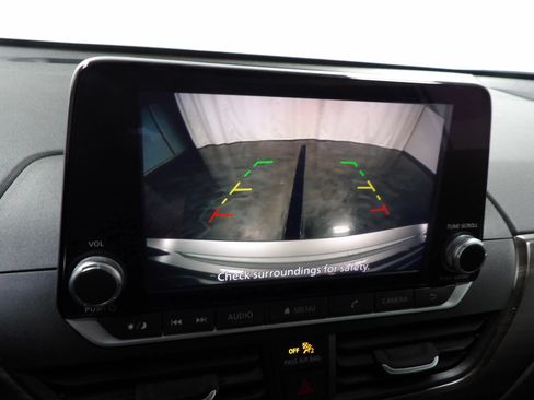 Used 2024 Nissan Altima 2.5 SV FWD image 19