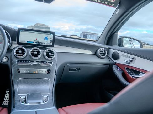 Used 2022 Mercedes-Benz GLC 300 4MATIC Coupe image 21