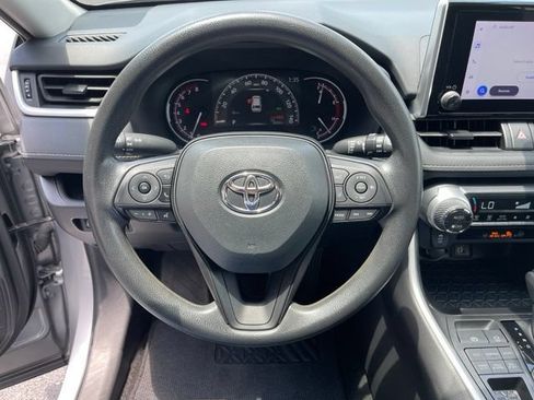 Used 2024 Toyota RAV4 XLE AWD/4WD image 8