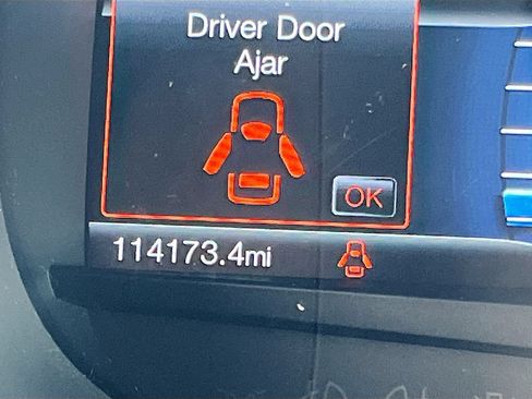 Used 2016 Ford Edge Titanium w/ Technology Package FWD image 12