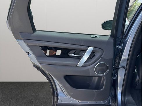 Used 2021 Land Rover Discovery Sport SE image 40