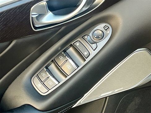 Used 2024 INFINITI Q50 Sensory image 18