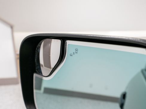 Used 2024 Nissan Titan PRO-4X w/ Pro-4x Convenience Package image 15