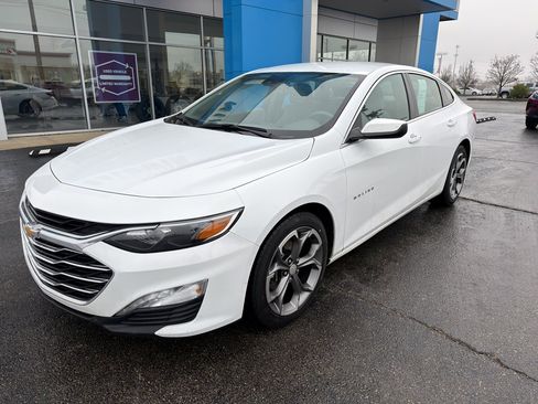 Used 2024 Chevrolet Malibu LT image 2