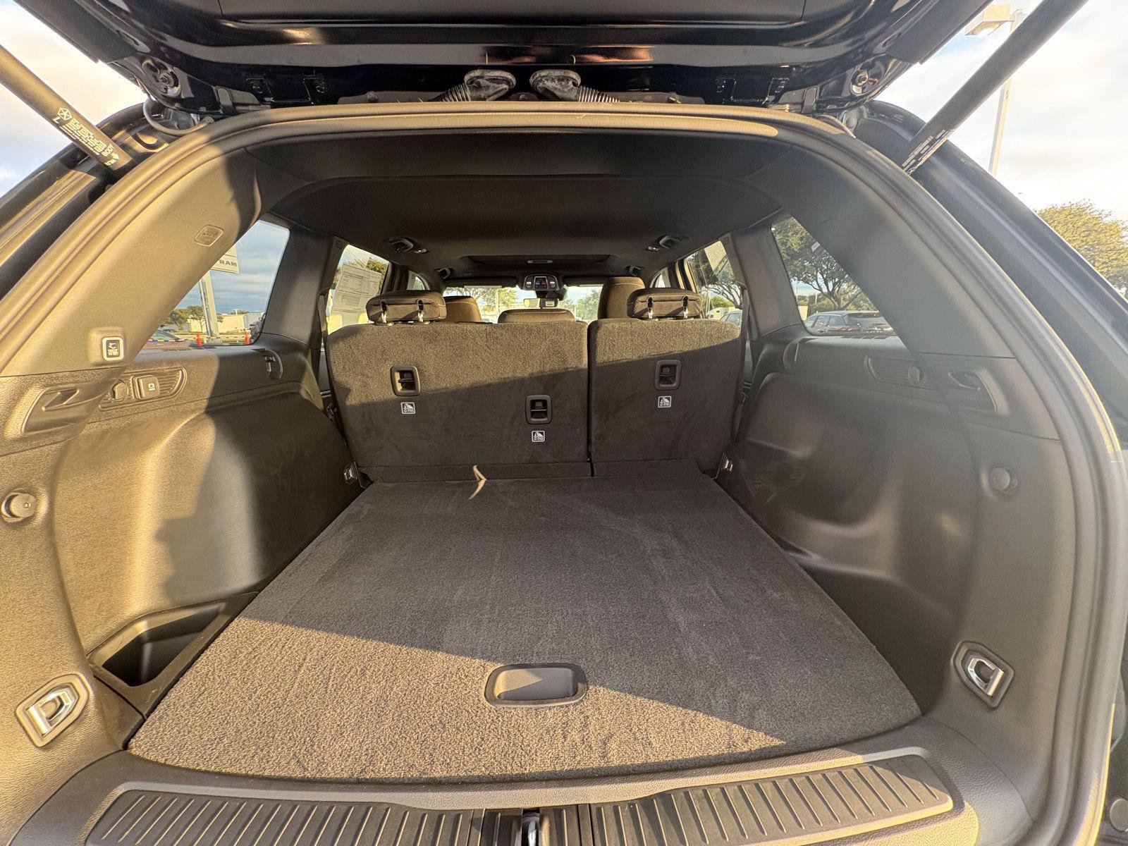 New 2027 Jeep Grand Cherokee Laredo X RWD image 11