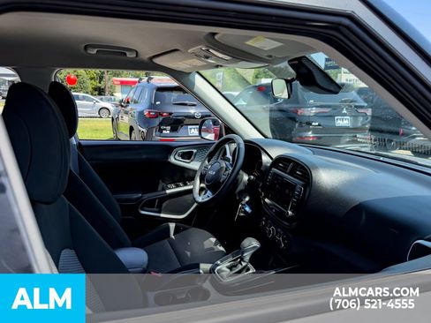 Used 2024 Kia Soul LX w/ Option Group 015 FWD image 17