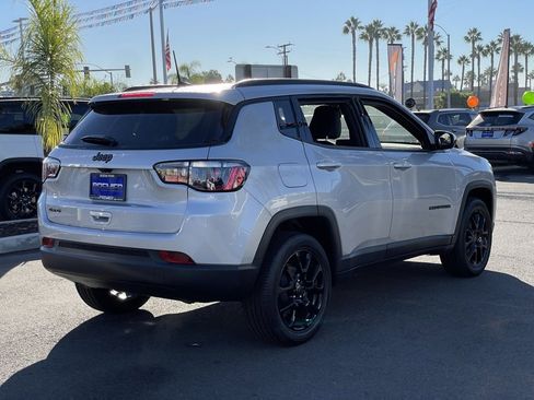 New 2026 Jeep Compass Latitude image 6