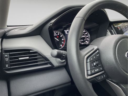 Certified 2025 Subaru Outback Premium image 5