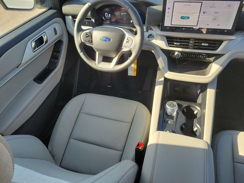 New 2026 Ford Explorer Active w/ Active Comfort Package RWD image 11