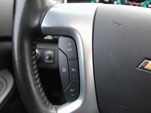 Used 2017 Chevrolet Traverse LT image 18