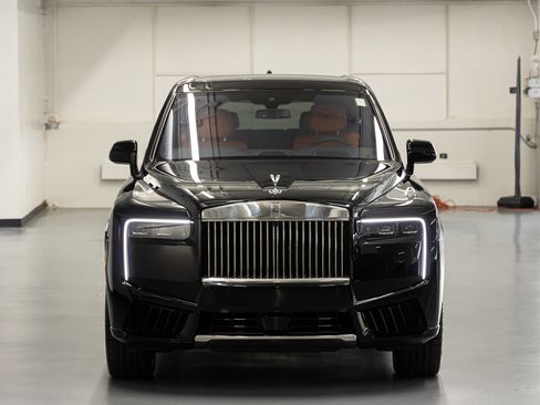 New 2026 Rolls-Royce Cullinan AWD/4WD image 7