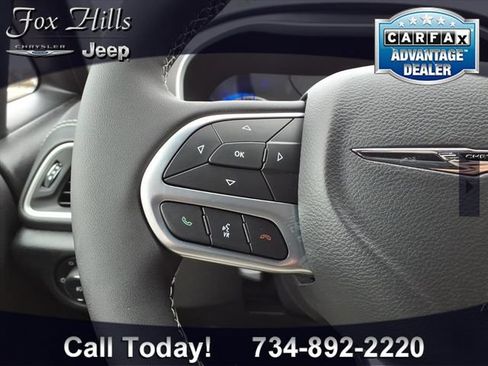 New 2026 Chrysler Pacifica Select AWD/4WD image 18