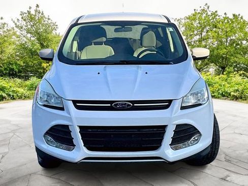 Used 2015 Ford Escape SE image 3
