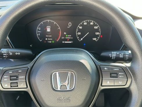 Used 2023 Honda CR-V LX image 10