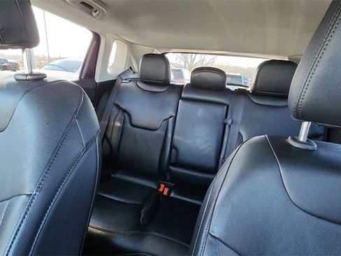 Used 2022 Jeep Compass Limited image 12