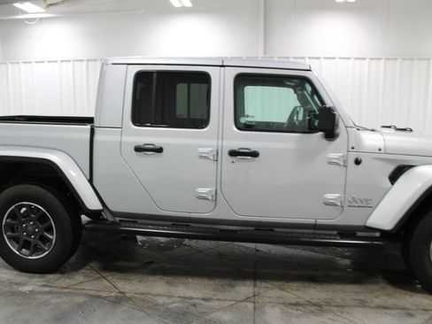 Used 2023 Jeep Gladiator Overland image 11