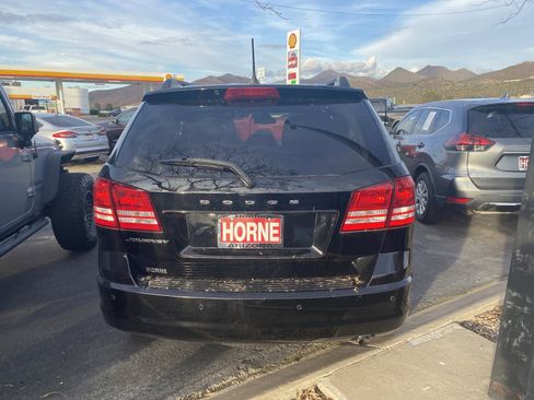 Used 2020 Dodge Journey SE w/ SE Popular Equipment Group image 3